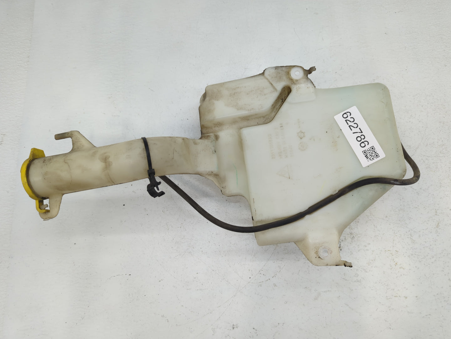 2011 Chrysler Town & Country Windshield Washer Fluid Reservoir Bottle Oem - Oemusedautoparts1.com