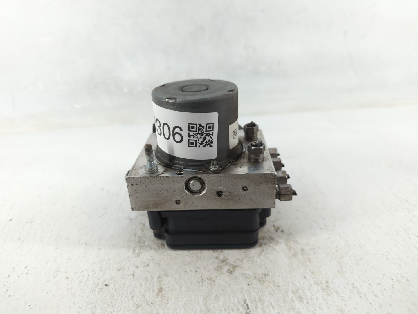 2014 Chrysler Town & Country ABS Pump Control Module Replacement P/N:P68183803AC Fits OEM Used Auto Parts - Oemusedautoparts