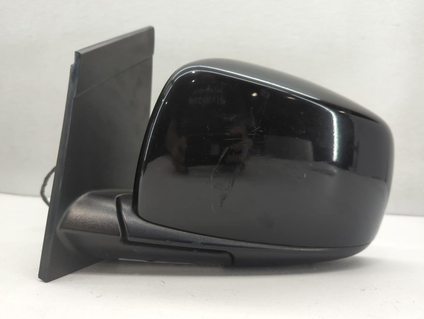 2011 Chrysler Town & Country Driver Left Side View Manual Door Mirror - Oemusedautoparts1.com