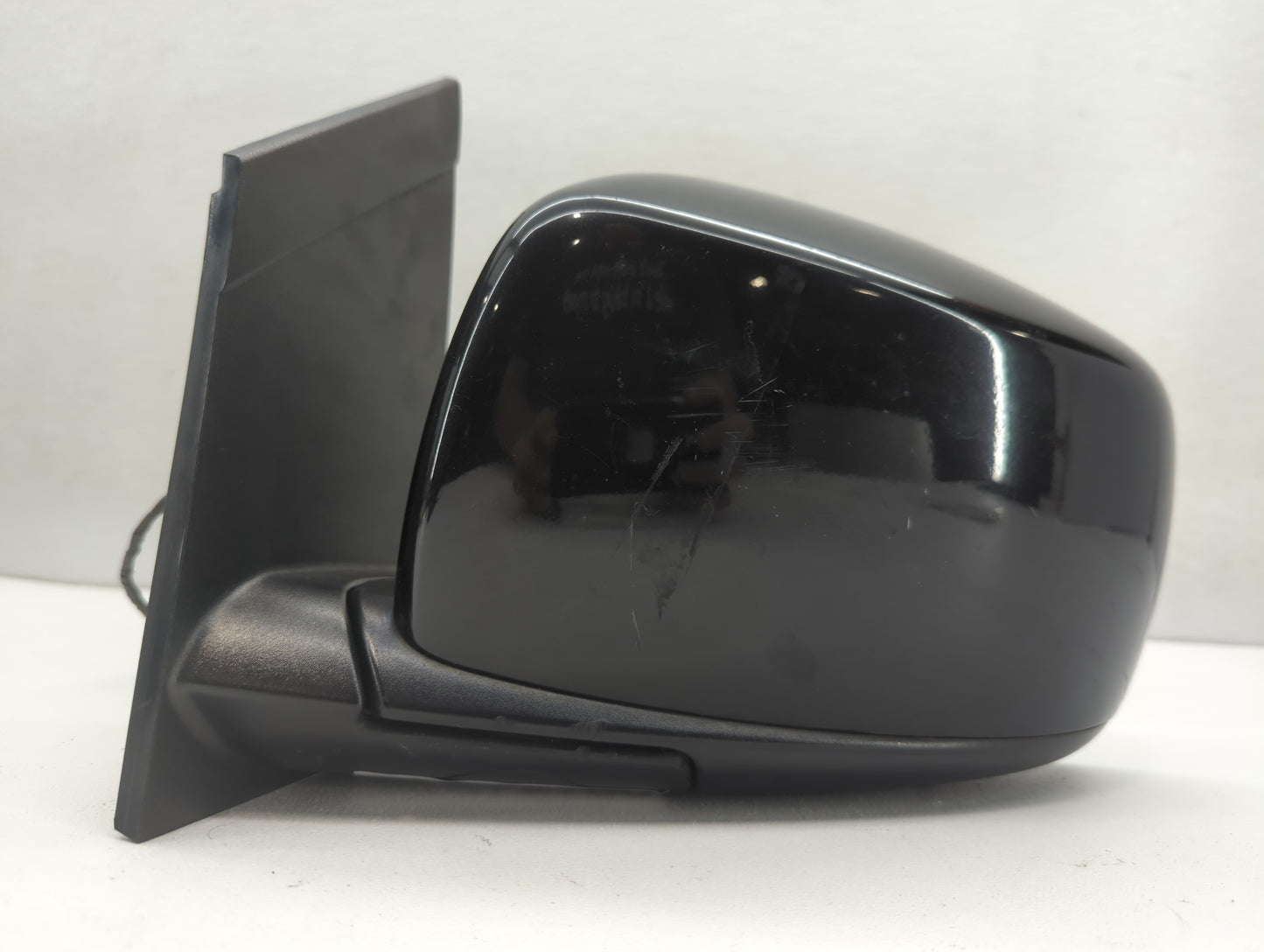 2011 Chrysler Town & Country Driver Left Side View Manual Door Mirror - Oemusedautoparts1.com