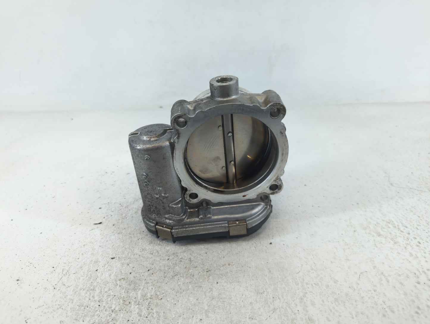 2011-2016 Chrysler Town & Country Throttle Body P/N:0 280 750 570 05184349AC Fits OEM Used Auto Parts - Oemusedautoparts1.co