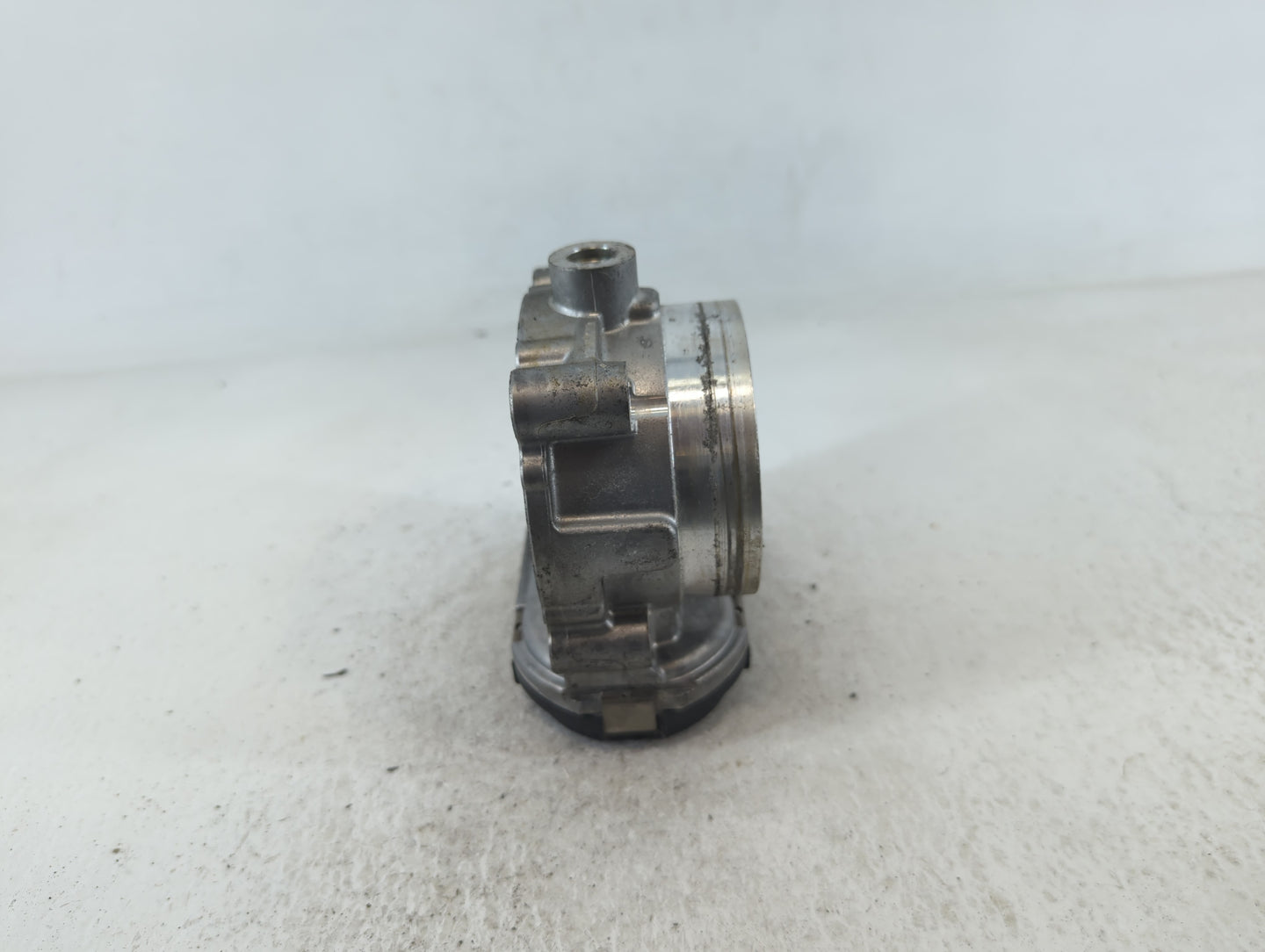 2011-2016 Chrysler Town & Country Throttle Body P/N:0 280 750 570 05184349AC Fits OEM Used Auto Parts - Oemusedautoparts1.co