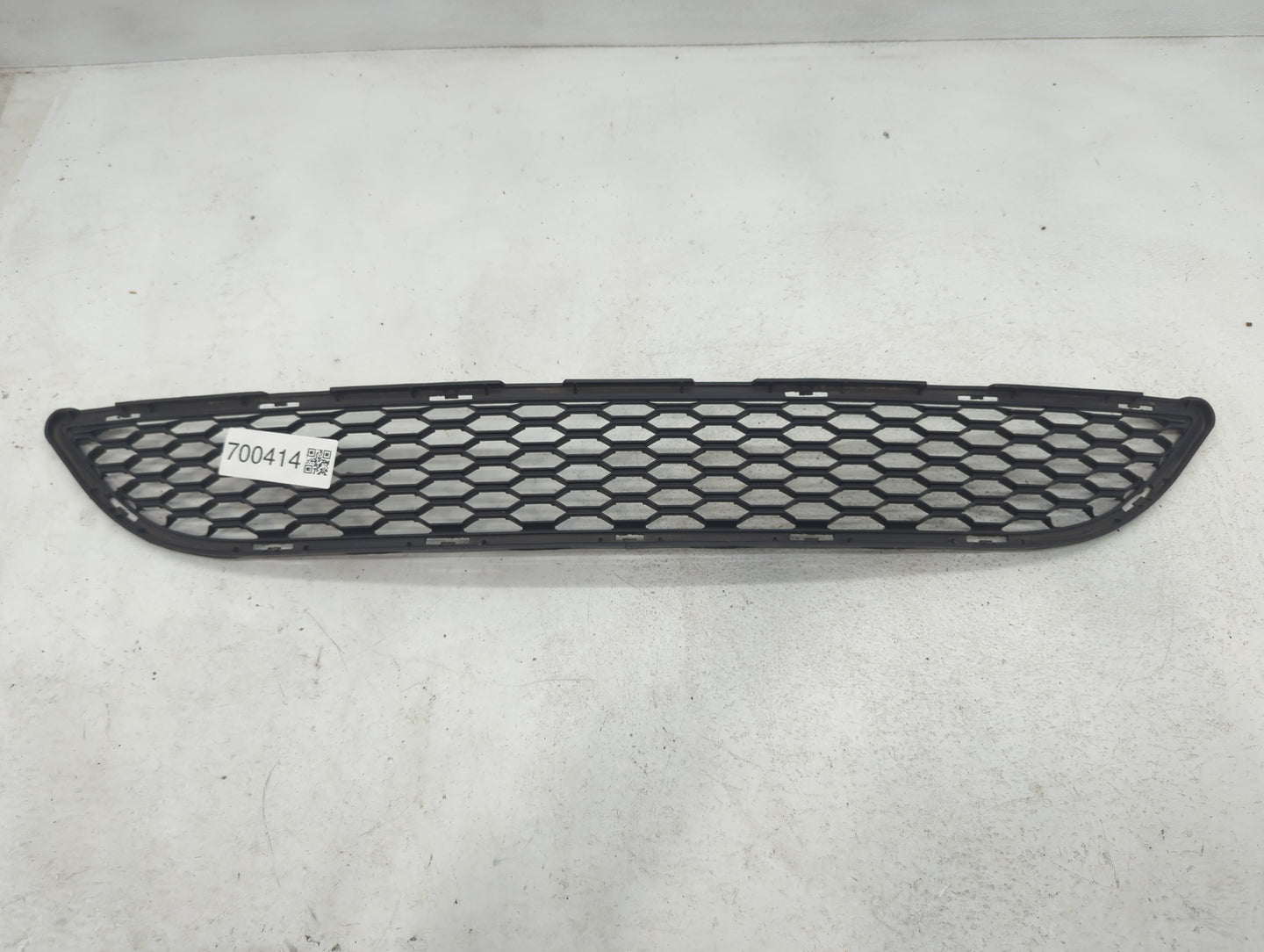 2011-2016 Chrysler Town & Country Front Grille Bumper Not Included - Oemusedautoparts1.com