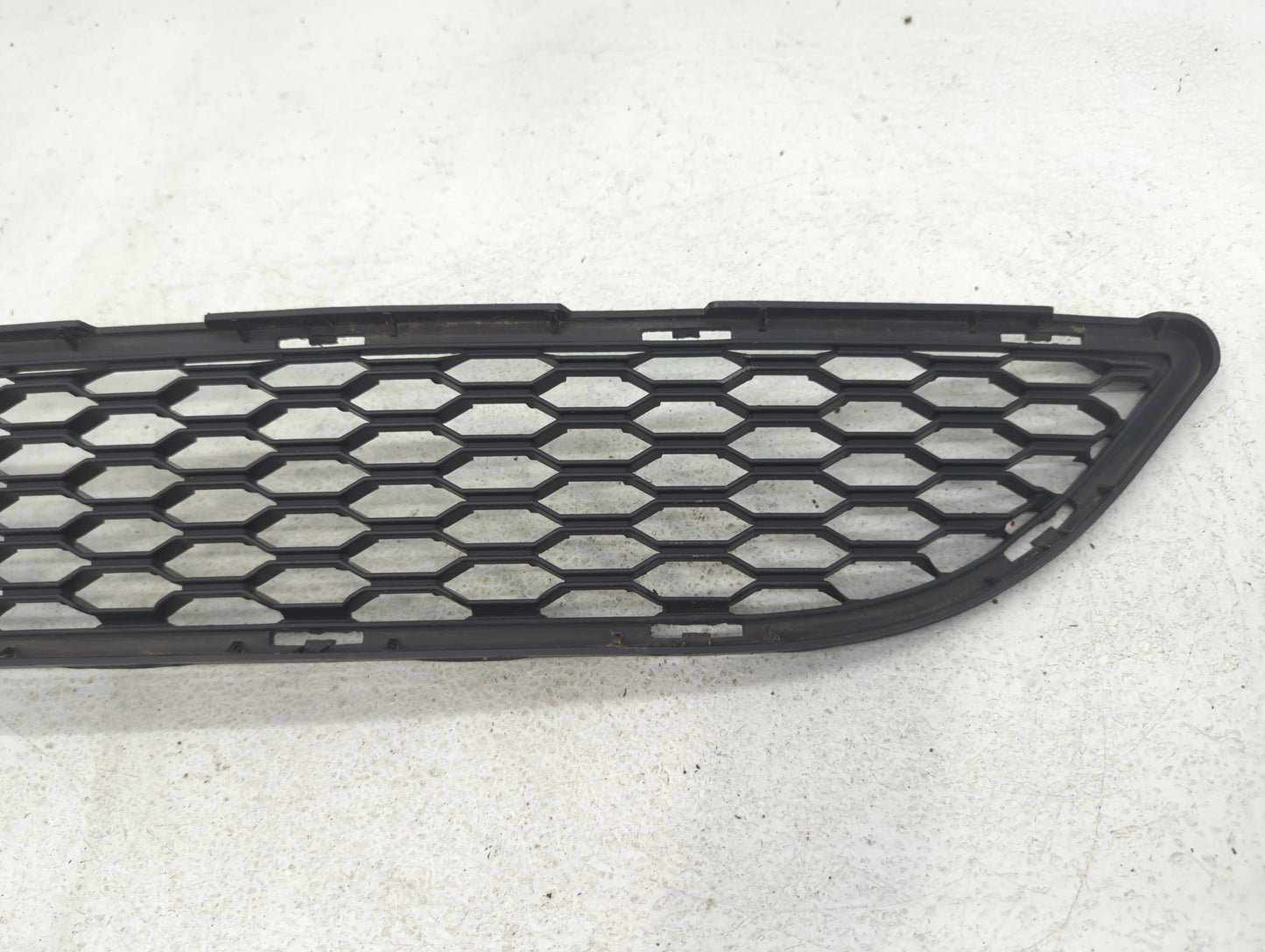 2011-2016 Chrysler Town & Country Front Grille Bumper Not Included - Oemusedautoparts1.com