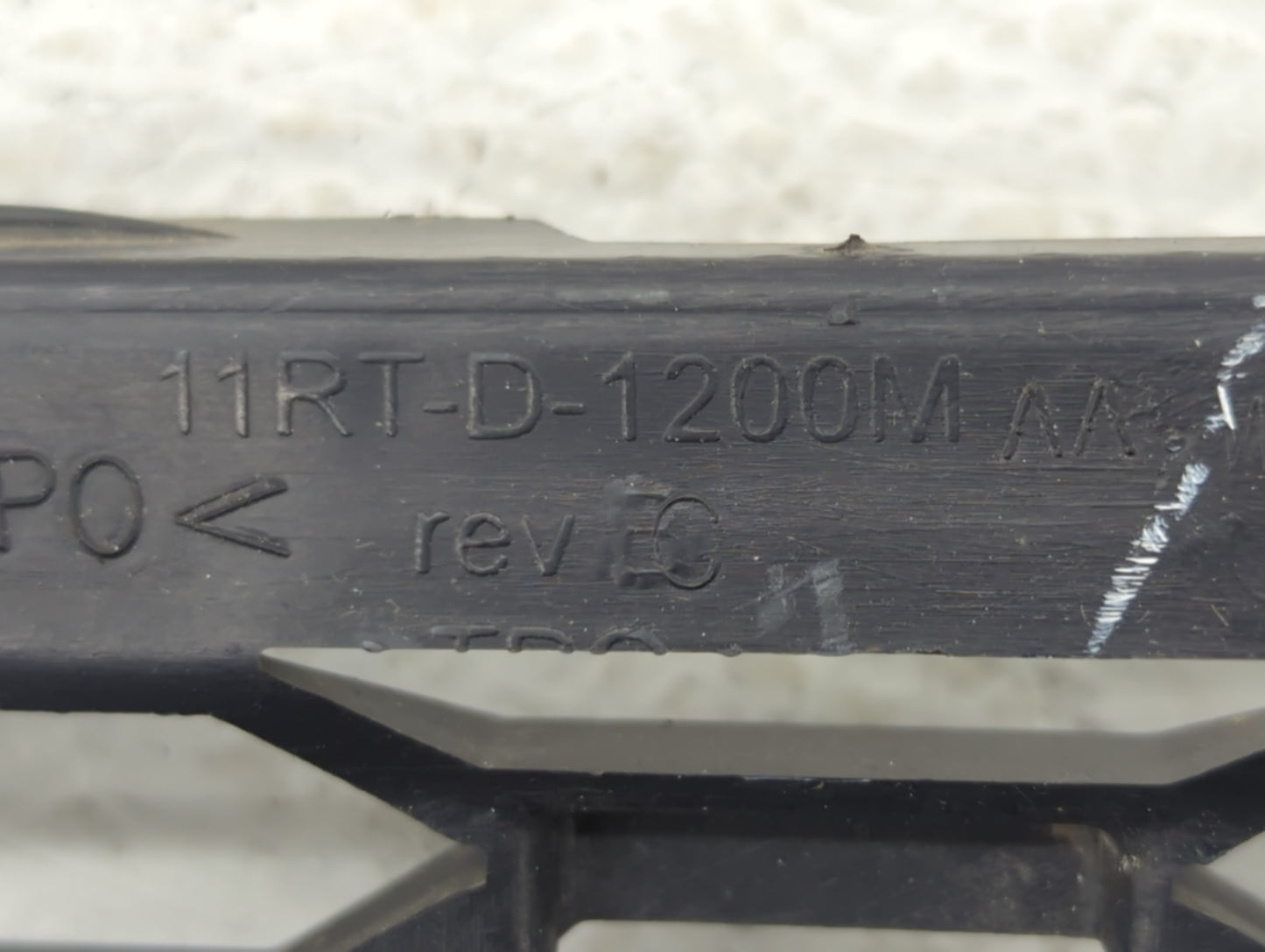2011-2016 Chrysler Town & Country Front Grille Bumper Not Included - Oemusedautoparts1.com