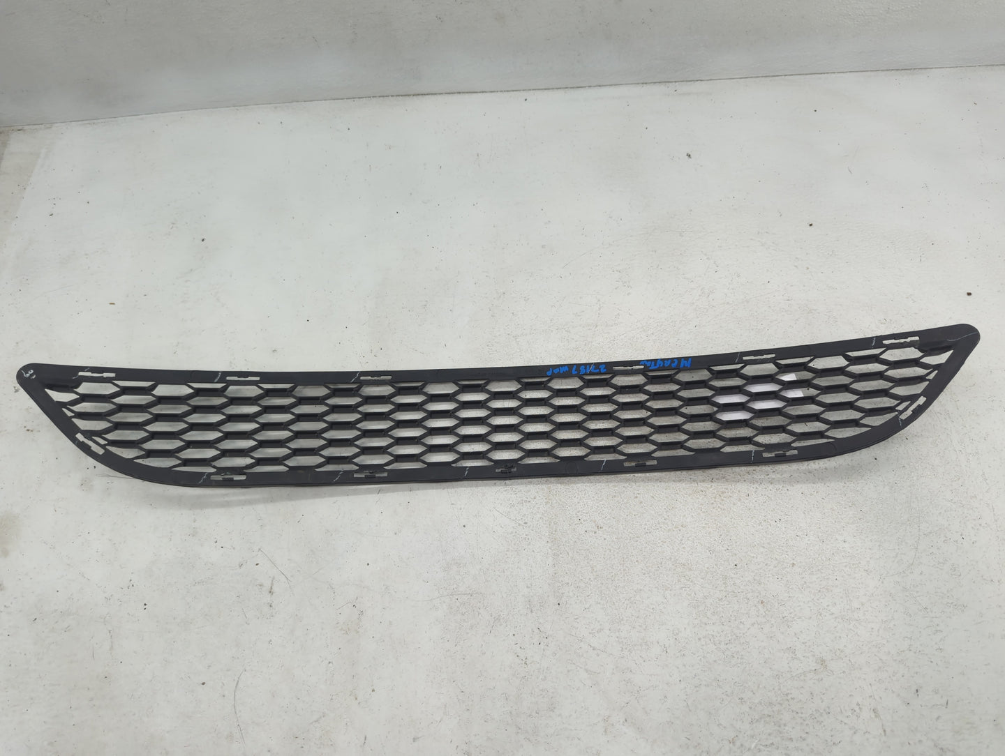 2011-2016 Chrysler Town & Country Front Grille Bumper Not Included - Oemusedautoparts1.com
