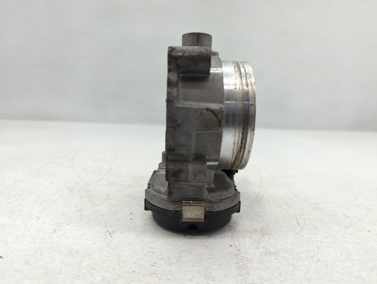 2011-2016 Chrysler Town & Country Throttle Body P/N:0 280 750 570 05184349AC Fits OEM Used Auto Parts - Oemusedautoparts1.co