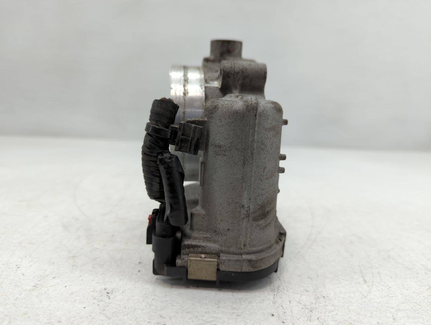 2011-2016 Chrysler Town & Country Throttle Body P/N:0 280 750 570 05184349AC Fits OEM Used Auto Parts - Oemusedautoparts1.co