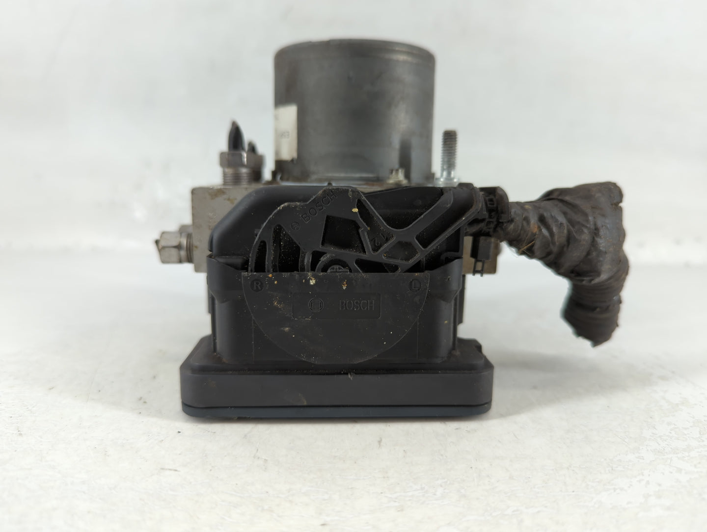 2014 Chrysler Town & Country ABS Pump Control Module Replacement P/N:P68183803AC Fits OEM Used Auto Parts - Oemusedautoparts