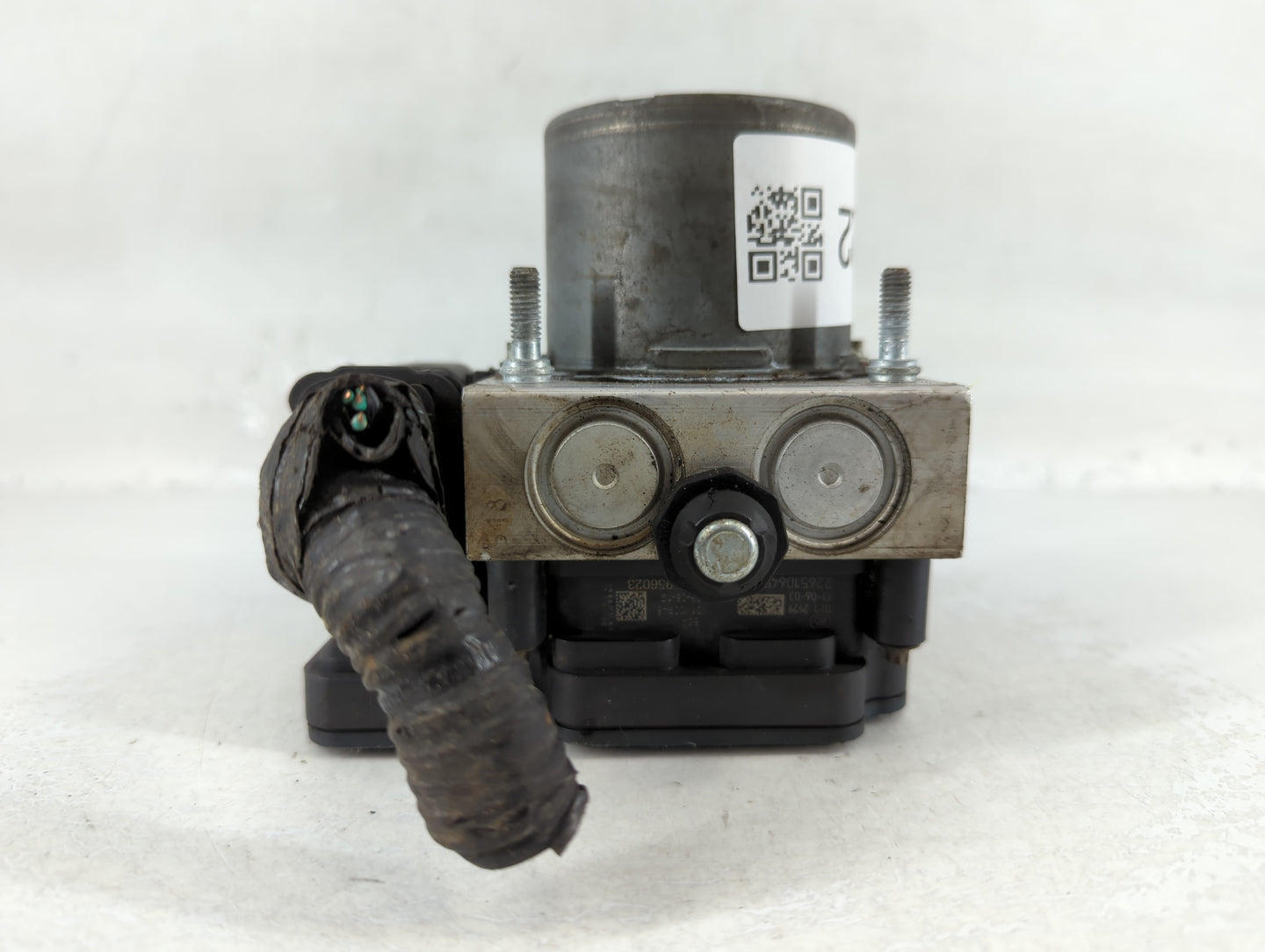 2014 Chrysler Town & Country ABS Pump Control Module Replacement P/N:P68183803AC Fits OEM Used Auto Parts - Oemusedautoparts