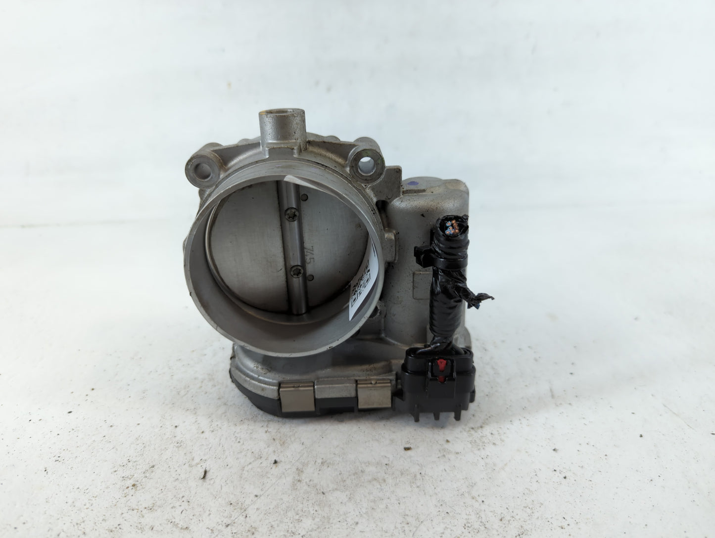 2011-2016 Chrysler Town & Country Throttle Body P/N:2 02 007 677012 Fits OEM Used Auto Parts - Oemusedautoparts1.com