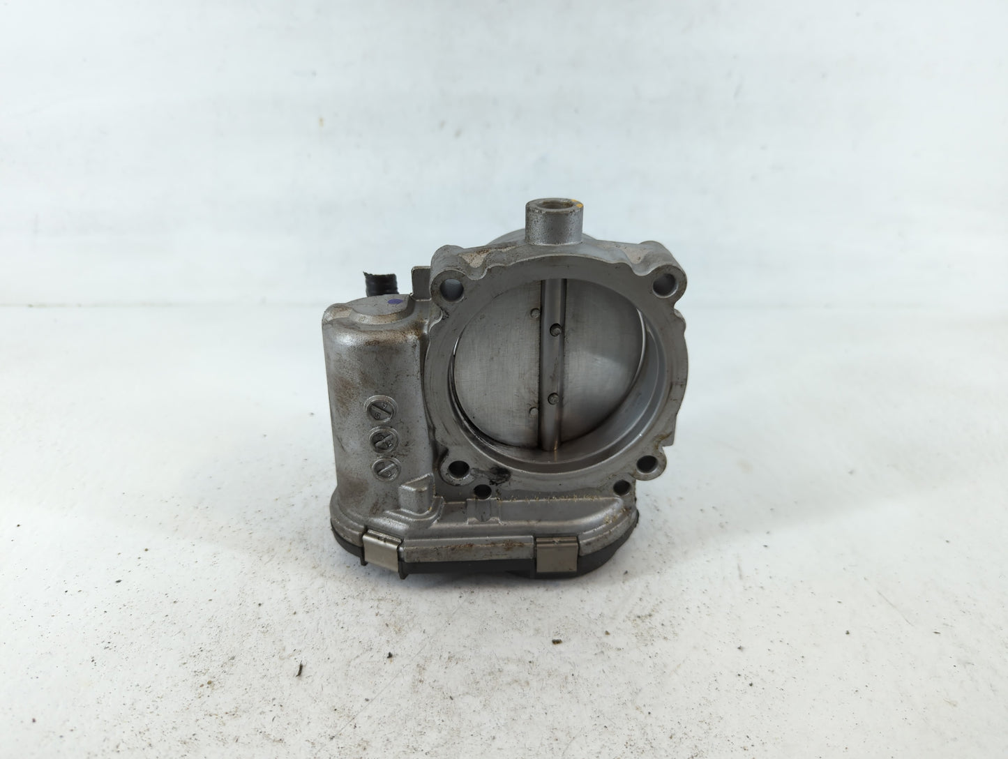 2011-2016 Chrysler Town & Country Throttle Body P/N:2 02 007 677012 Fits OEM Used Auto Parts - Oemusedautoparts1.com