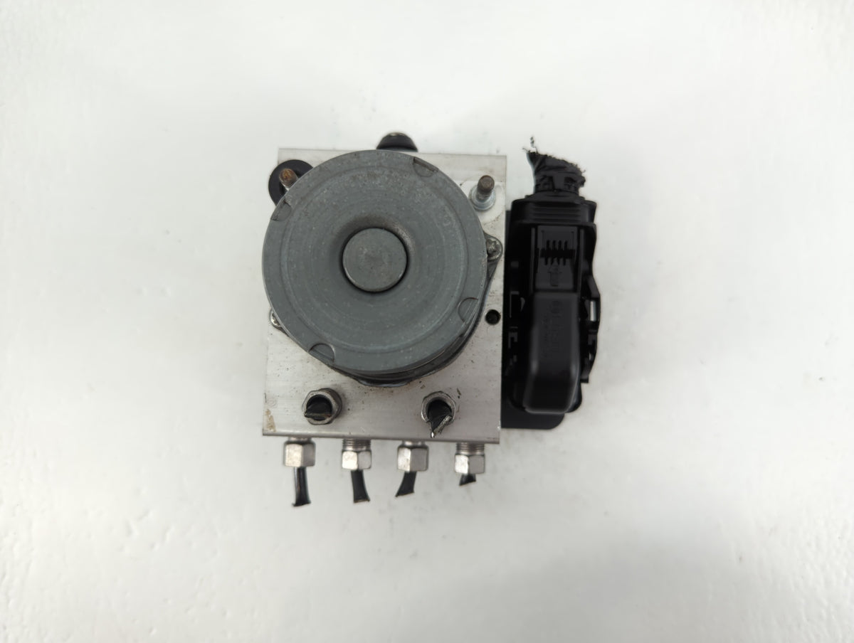 2014 Chrysler Town & Country Anti-Lock Brake ABS Pump Module Actuator OEM P/N:P68183803AC Fits OEM Used Auto Parts - Oemused