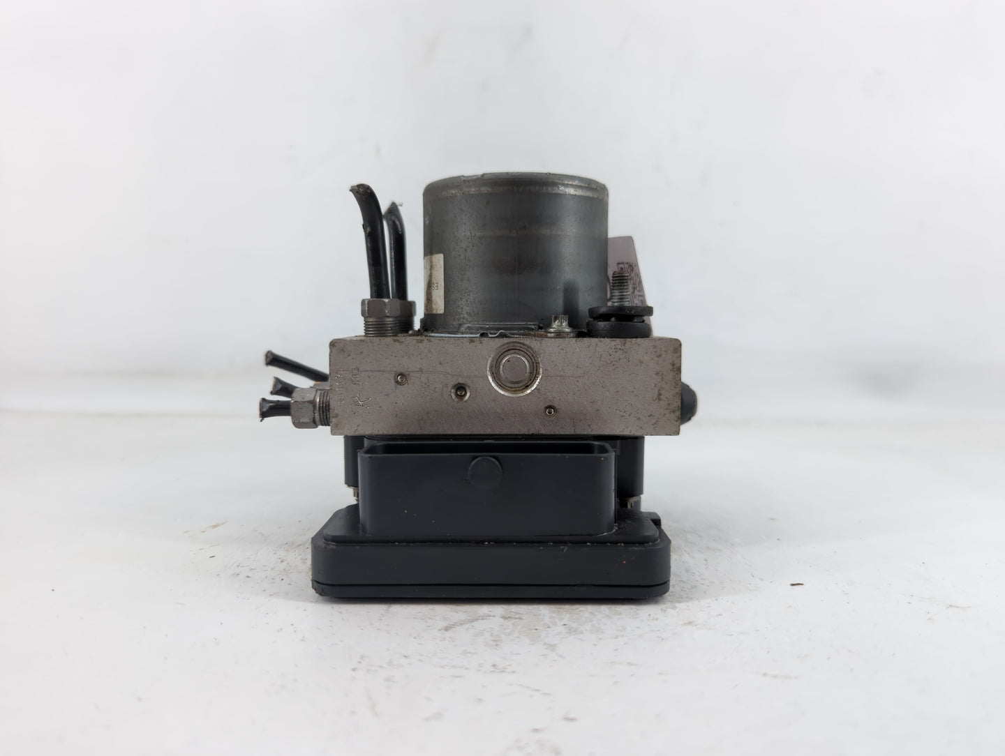 2014 Chrysler Town & Country ABS Pump Control Module Replacement P/N:P68183803AC Fits OEM Used Auto Parts - Oemusedautoparts