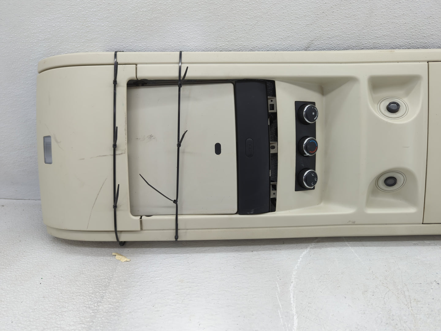 2014 Chrysler Town & Country Overhead Roof Console - Oemusedautoparts1.com