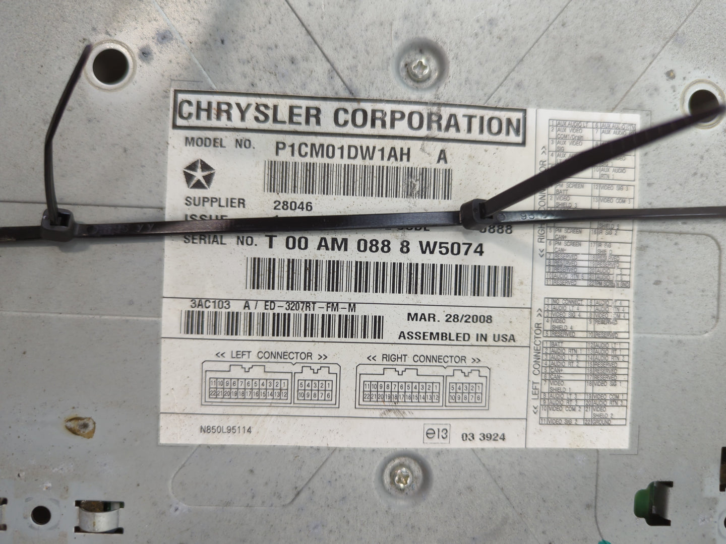 2014 Chrysler Town & Country Overhead Roof Console - Oemusedautoparts1.com