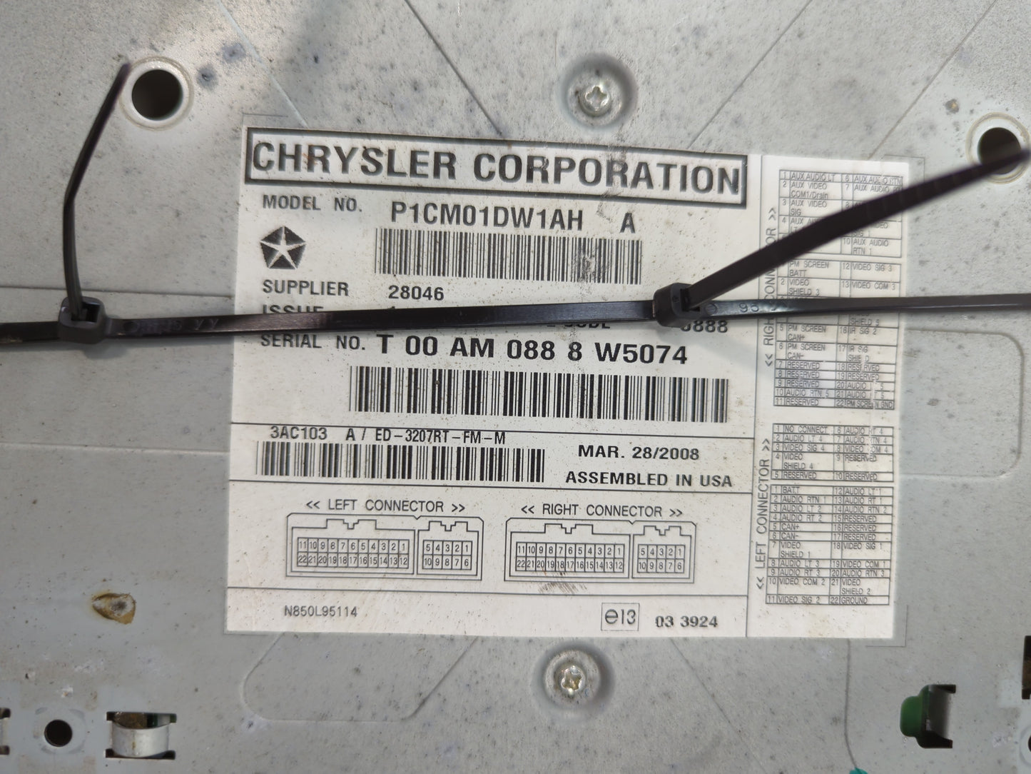2014 Chrysler Town & Country Overhead Roof Console - Oemusedautoparts1.com