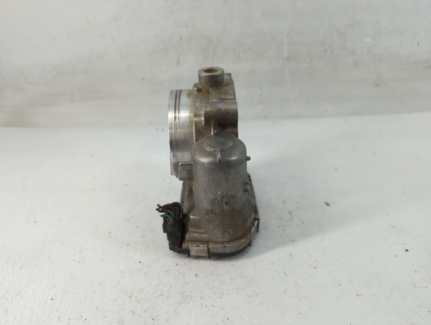2011-2016 Chrysler Town & Country Throttle Body P/N:0 280 750 570 05184349AC Fits OEM Used Auto Parts - Oemusedautoparts1.co