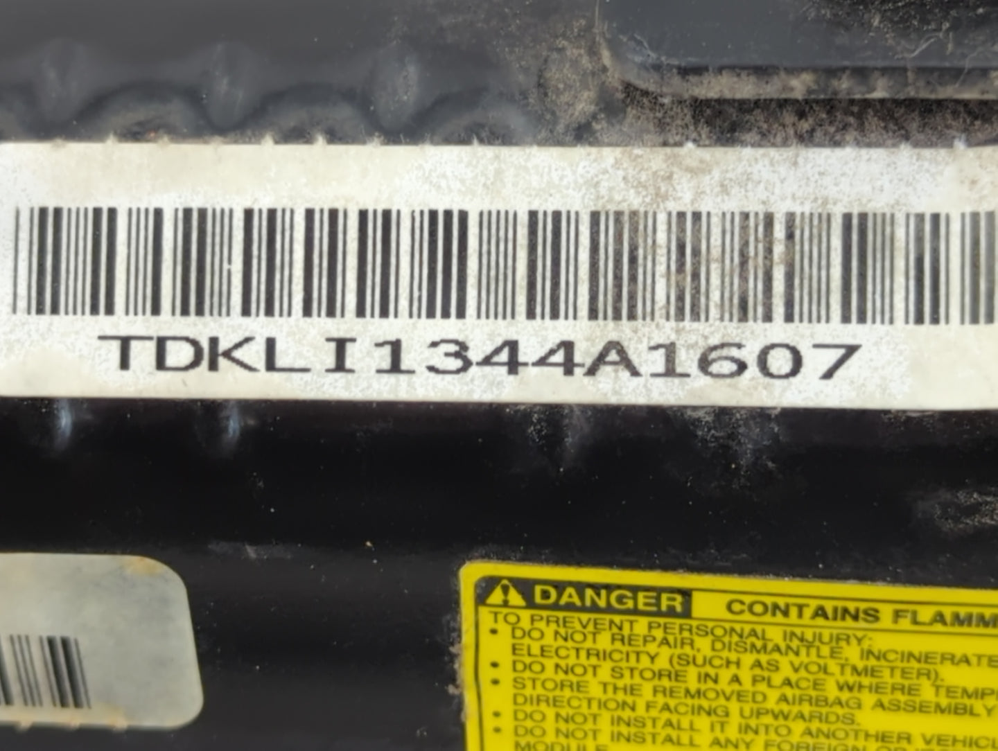 2014-2016 Chrysler Town & Country Air Bag Driver Left Knee OEM P/N:TDKLT134A1607 Fits Fits 2014 2015 2016 2017 2018 OEM Used