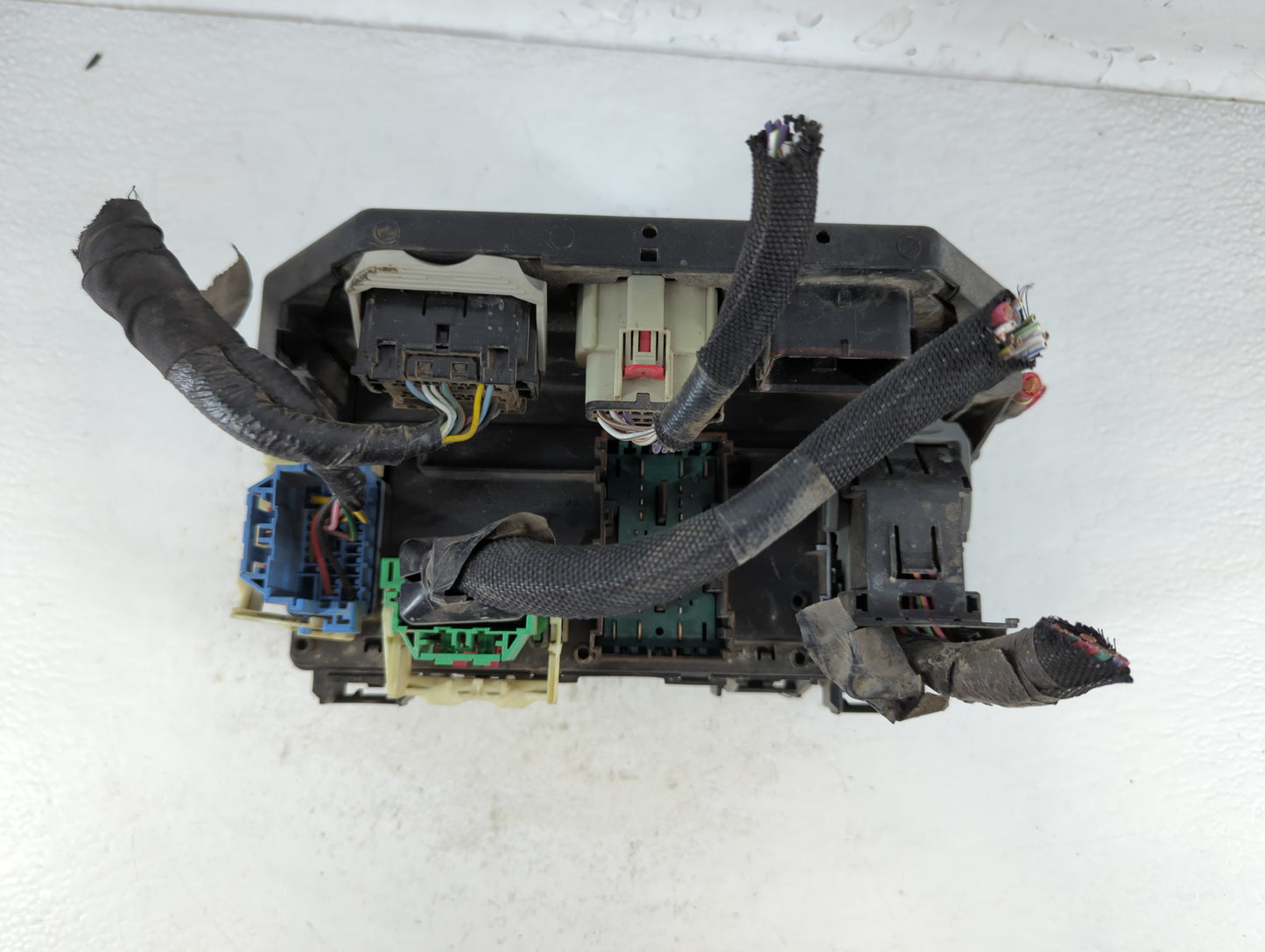 2014-2014 Chrysler Town & Country Fusebox Fuse Box Relay Module Tipm - Oemusedautoparts1.com