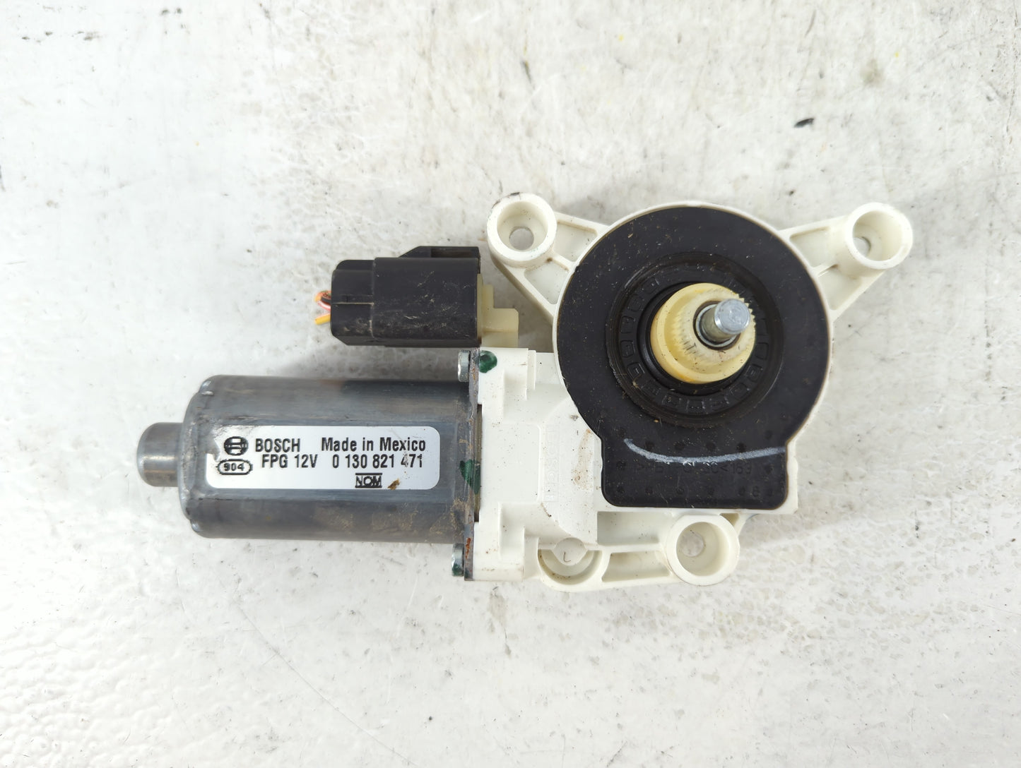 2014 Chrysler Town & Country Passenger Front Right Power Window Motor - Oemusedautoparts1.com