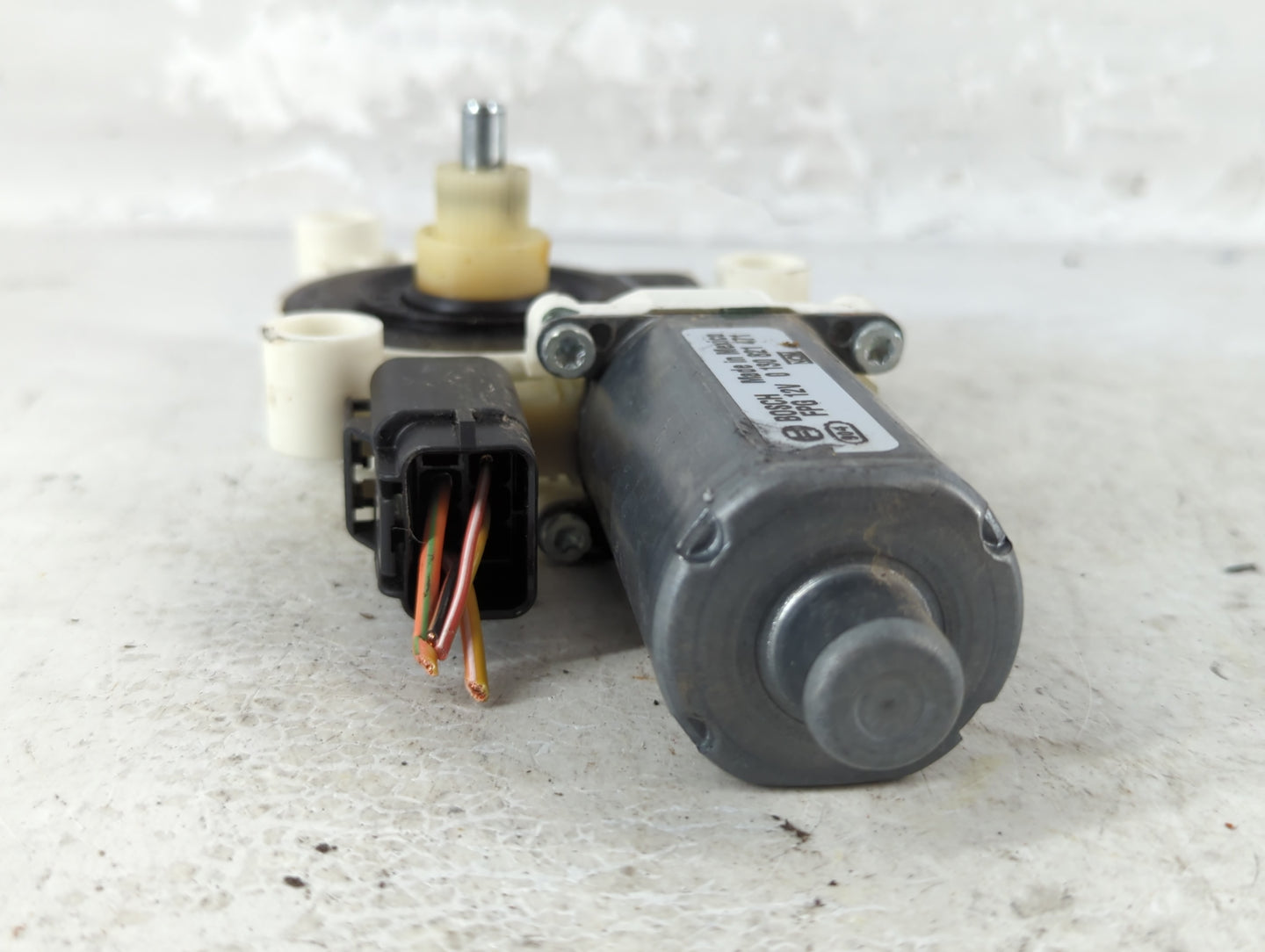 2014 Chrysler Town & Country Passenger Front Right Power Window Motor - Oemusedautoparts1.com