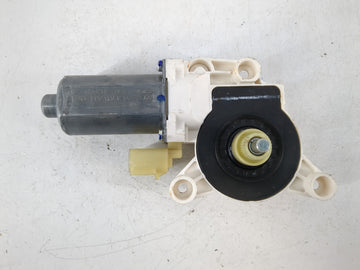2008-2016 Chrysler Town & Country Passenger Rear Right Power Window Motor - Oemusedautoparts1.com