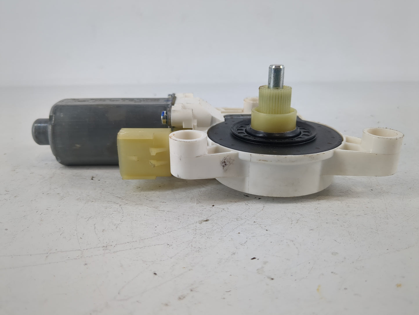2008-2016 Chrysler Town & Country Passenger Rear Right Power Window Motor - Oemusedautoparts1.com