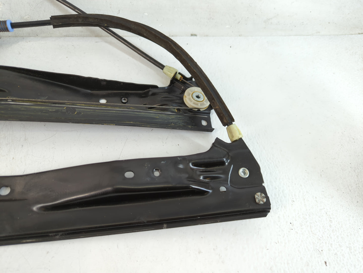 2008-2016 Chrysler Town & Country Used Window Regulator Passenger Front - Oemusedautoparts1.com