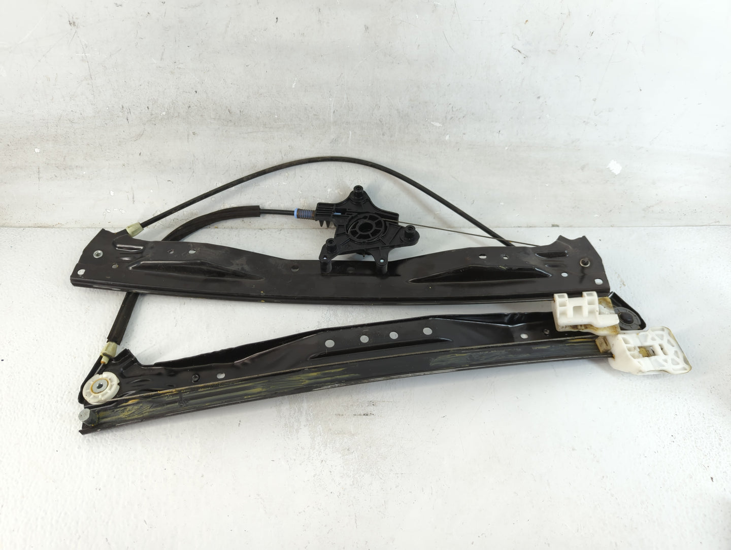 2008-2016 Chrysler Town & Country Used Window Regulator Passenger Front - Oemusedautoparts1.com