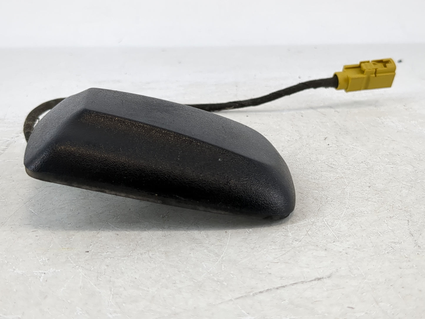 2014 Chrysler Town & Country Radio Antenna Mast - Oemusedautoparts1.com