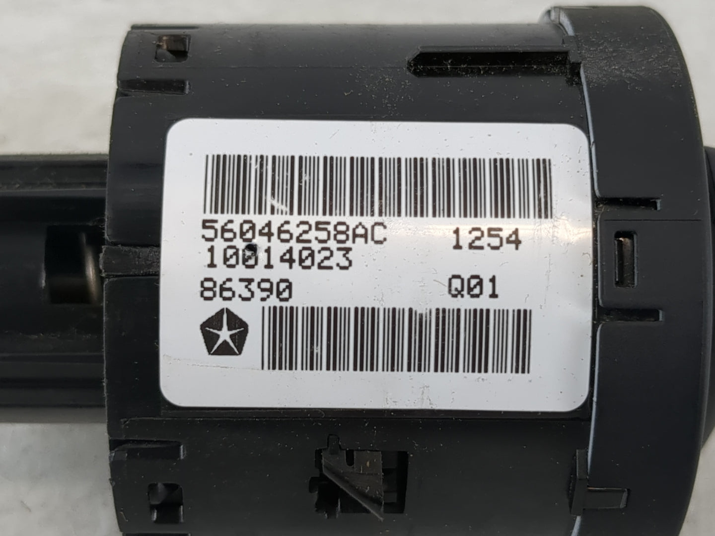 2011 Chrysler Town & Country Headlight Head Light Switch Lamp Control - Oemusedautoparts1.com