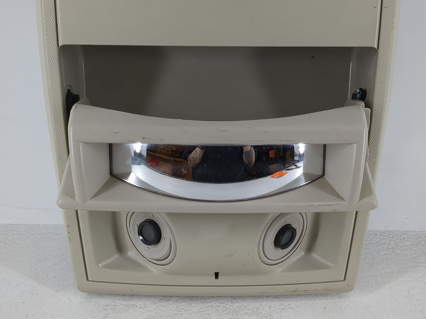 2011 Chrysler Town & Country Overhead Roof Console Interior Dome Light - Oemusedautoparts1.com