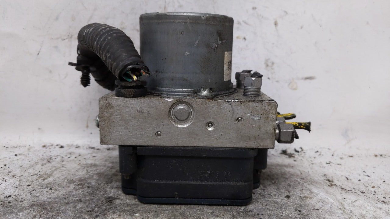 2014 Chrysler Town & Country ABS Pump Control Module Replacement P/N:68183803AC Fits OEM Used Auto Parts - Oemusedautoparts1