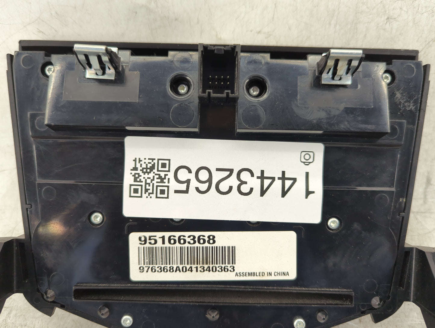 2013-2016 Chevrolet Cruze Radio AM FM Cd Player Receiver Replacement P/N:95166368 Fits Fits 2013 2014 2015 2016 OEM Used Aut