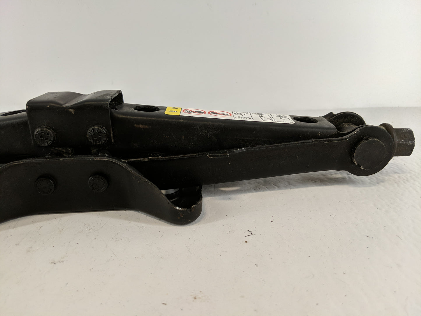 2014 Dodge Avenger Spare Scissor Car Jack - Oemusedautoparts1.com