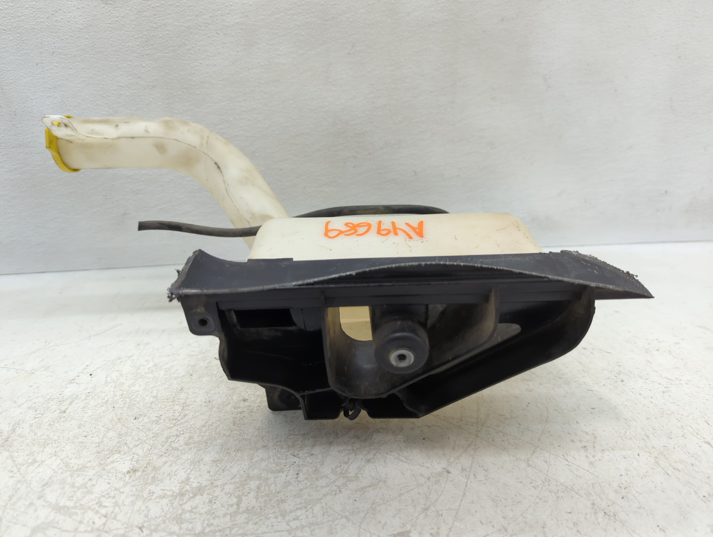 2011-2014 Dodge Avenger Windshield Washer Fluid Reservoir Bottle Oem - Oemusedautoparts1.com