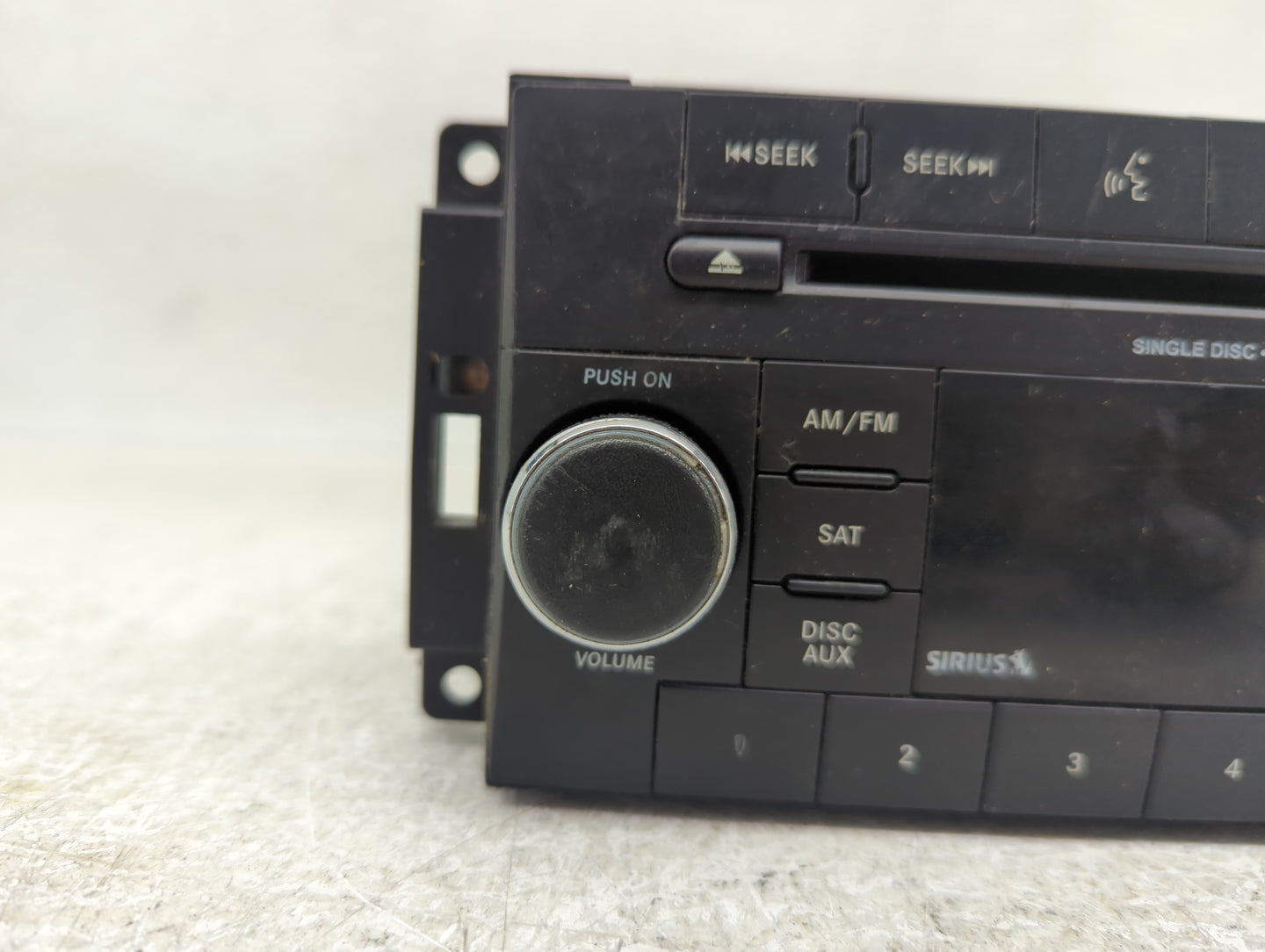2013-2014 Dodge Avenger Radio AM FM Cd Player Receiver Replacement P/N:P05091197AC Fits Fits 2013 2014 OEM Used Auto Parts -