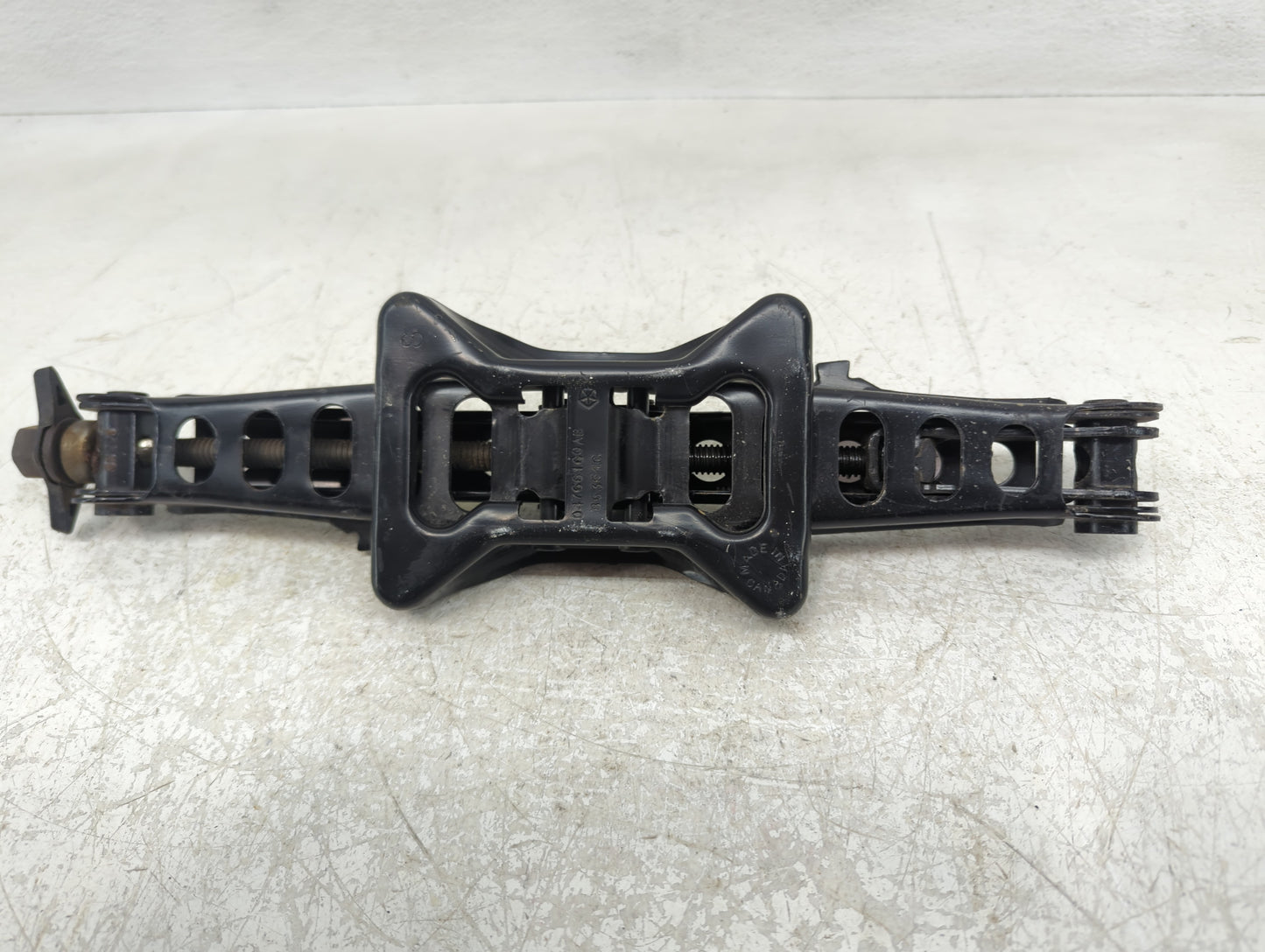 2014 Dodge Avenger Spare Scissor Car Jack - Oemusedautoparts1.com