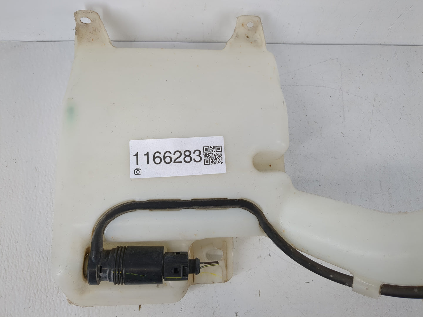 2011-2014 Dodge Avenger Windshield Washer Fluid Reservoir Bottle Oem - Oemusedautoparts1.com