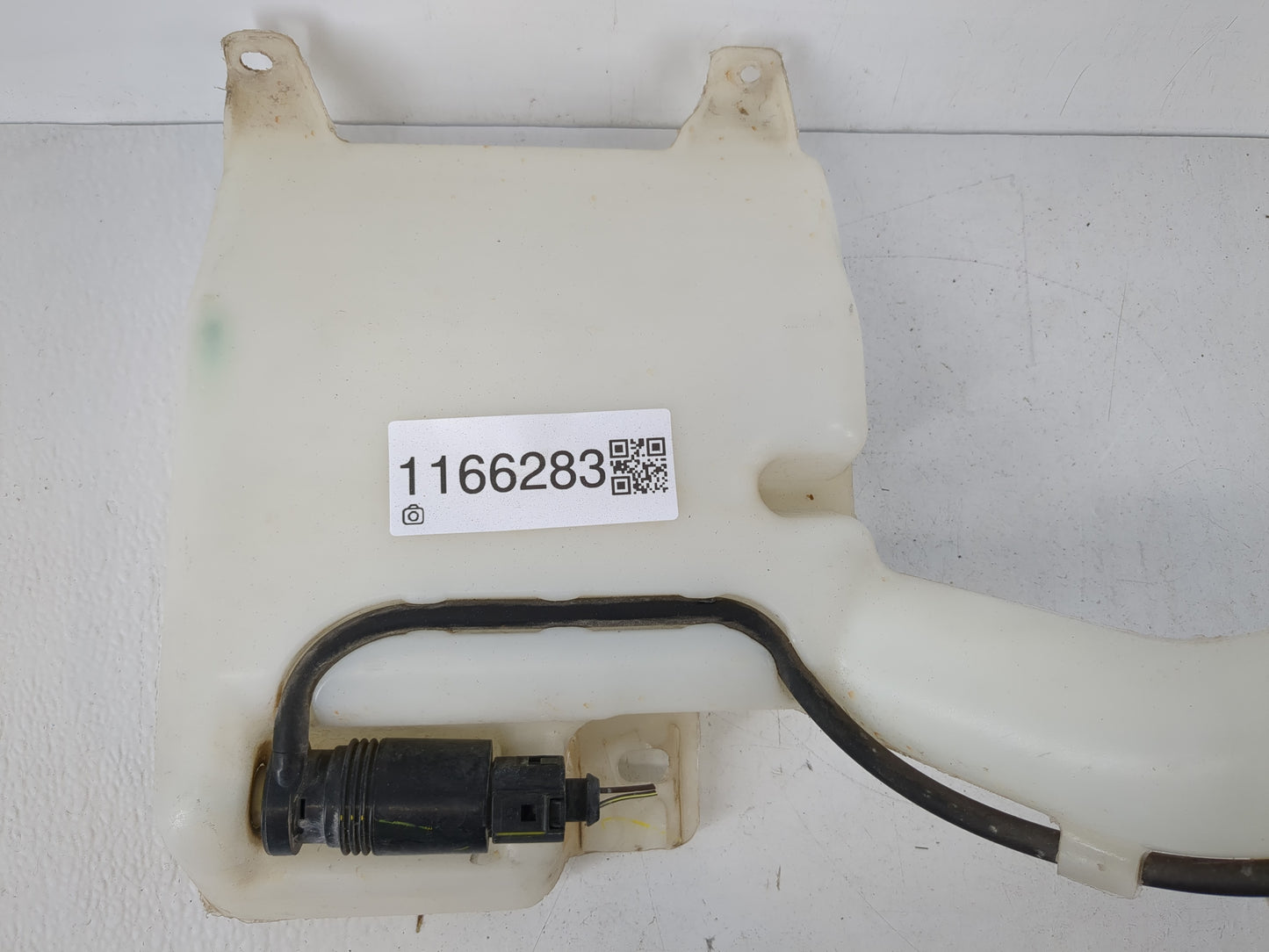 2011-2014 Dodge Avenger Windshield Washer Fluid Reservoir Bottle Oem - Oemusedautoparts1.com
