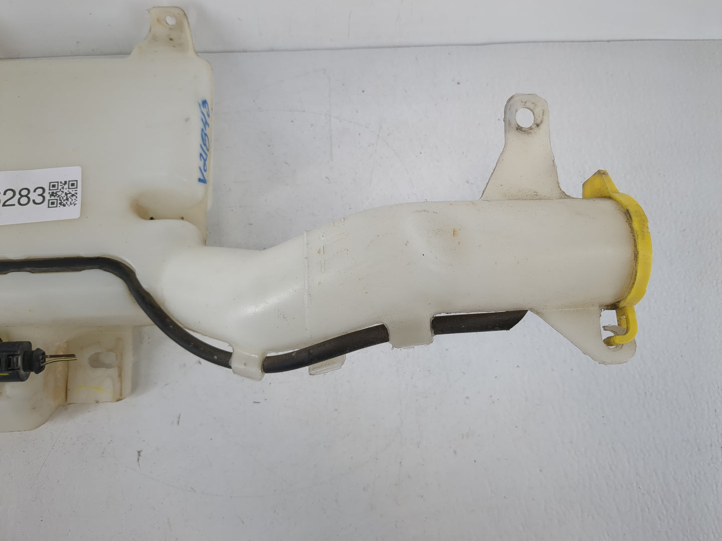 2011-2014 Dodge Avenger Windshield Washer Fluid Reservoir Bottle Oem - Oemusedautoparts1.com