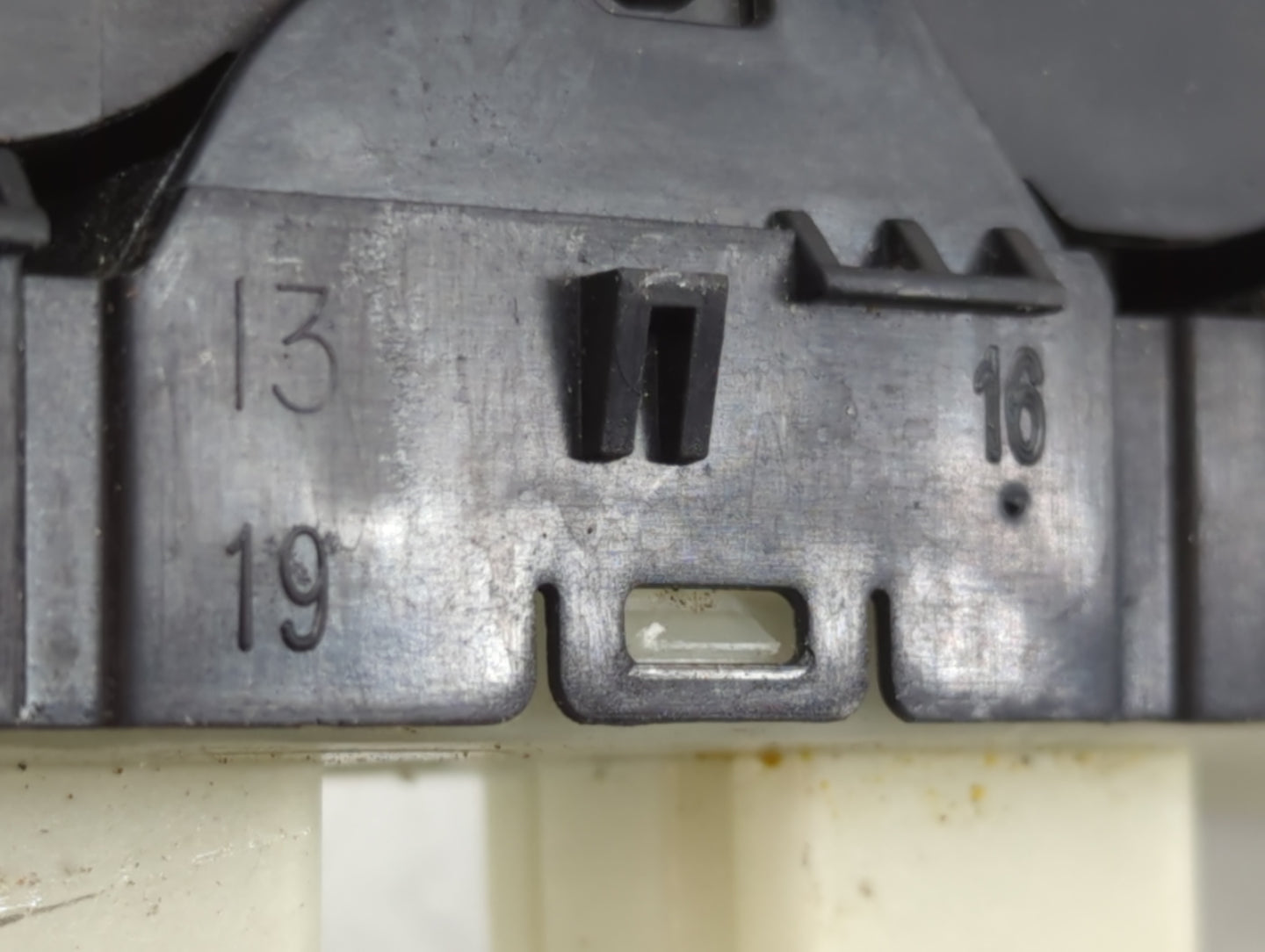 2008-2014 Dodge Avenger Master Power Window Switch Replacement Driver Side Left P/N:04602780AA Fits OEM Used Auto Parts - Oe