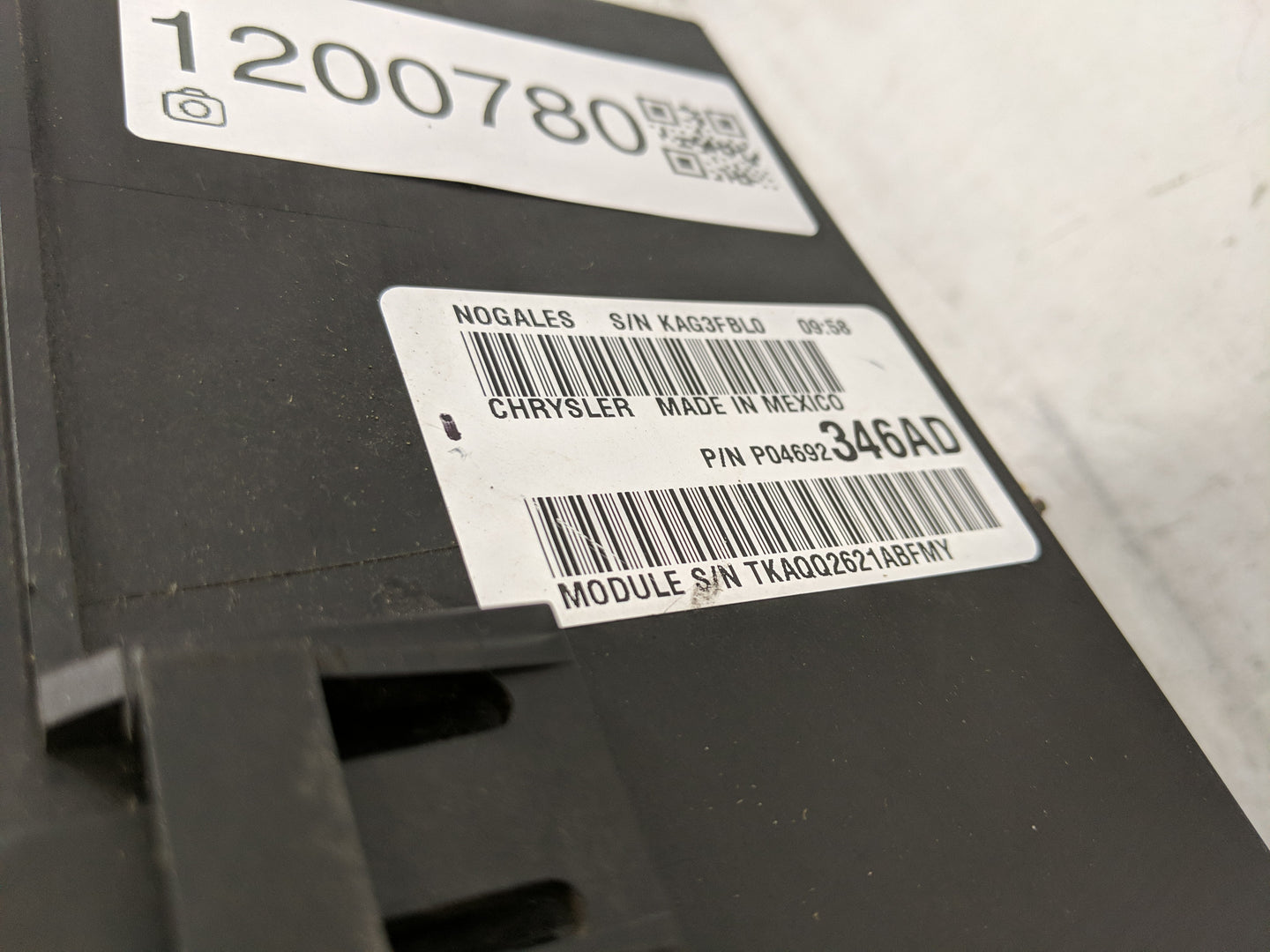 2011-2014 Dodge Avenger Fusebox Fuse Box Relay Module Tipm P04692346ad - Oemusedautoparts1.com