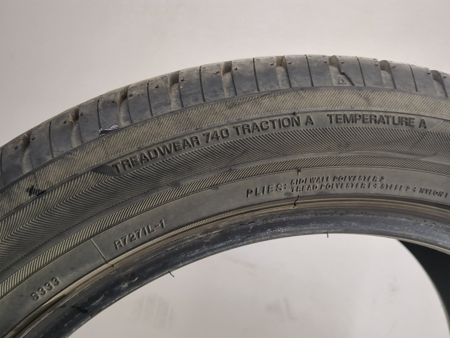Used Tire 225/50R18 YOKOHAMA YK-GTX ALL SEASON 95V - Tread Depth 9/32 - Oemusedautoparts1.com