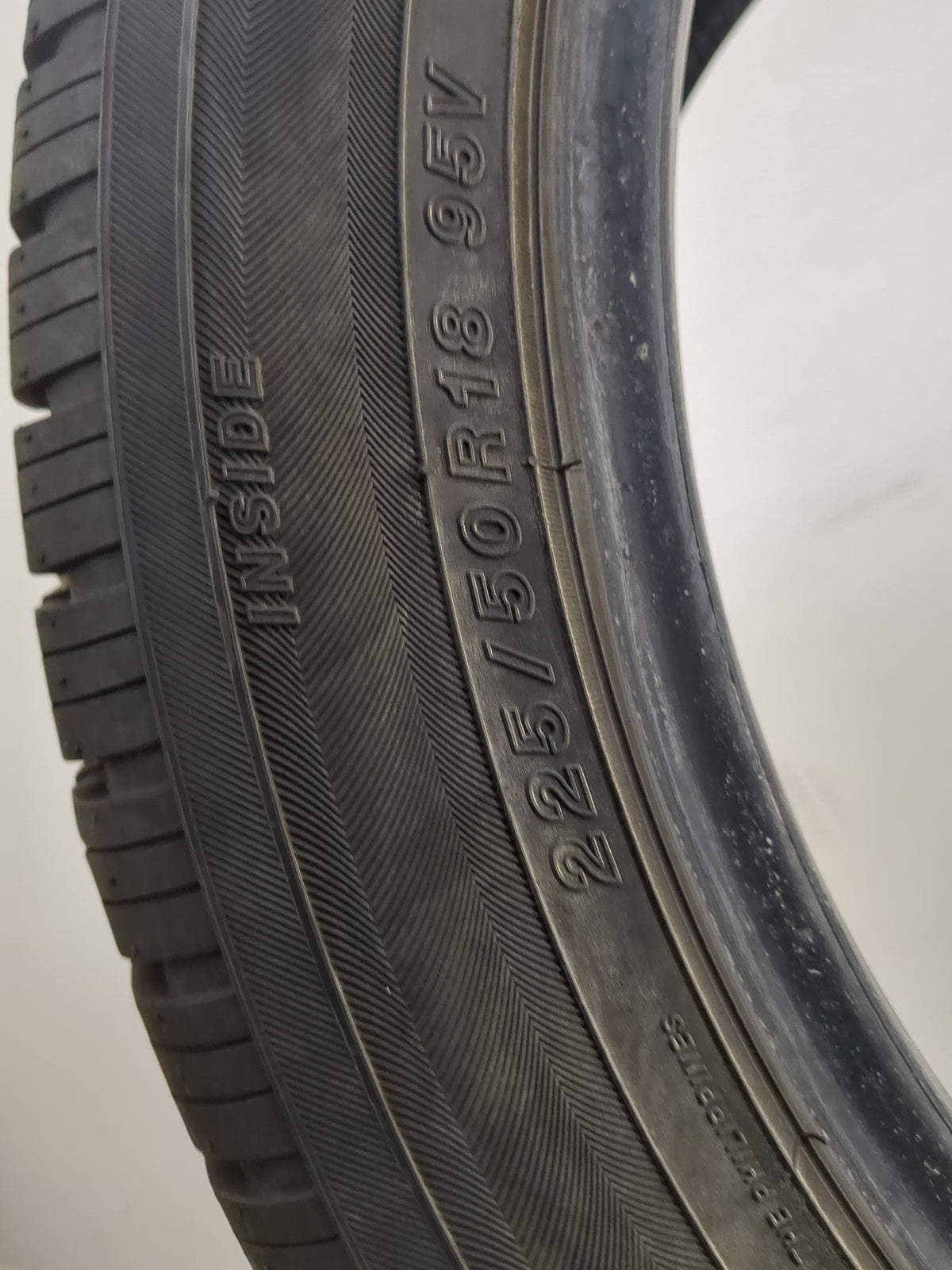 Used Tire 225/50R18 YOKOHAMA YK-GTX ALL SEASON 95V - Tread Depth 9/32 - Oemusedautoparts1.com