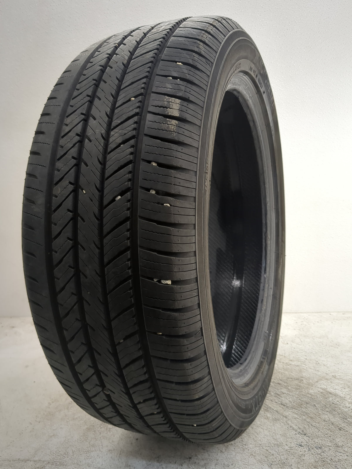 Used Tire 225/50R18 YOKOHAMA YK-GTX ALL SEASON 95V - Tread Depth 9/32 - Oemusedautoparts1.com