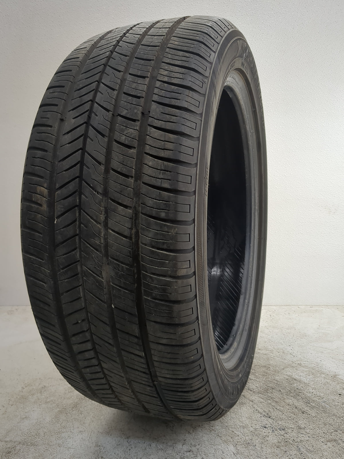Used Tire 225/50R18 YOKOHMA YK740 GTX 95H - Tread Depth 8/32 - Oemusedautoparts1.com