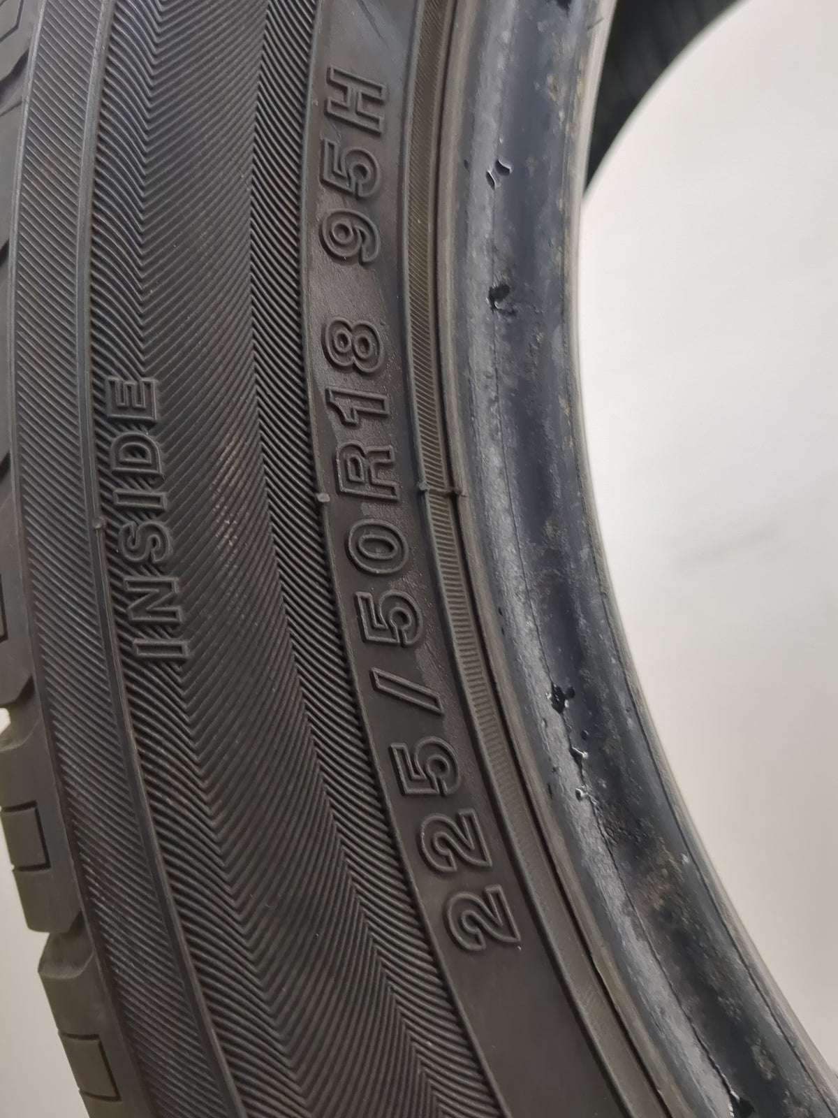 Used Tire 225/50R18 YOKOHMA YK740 GTX 95H - Tread Depth 8/32 - Oemusedautoparts1.com