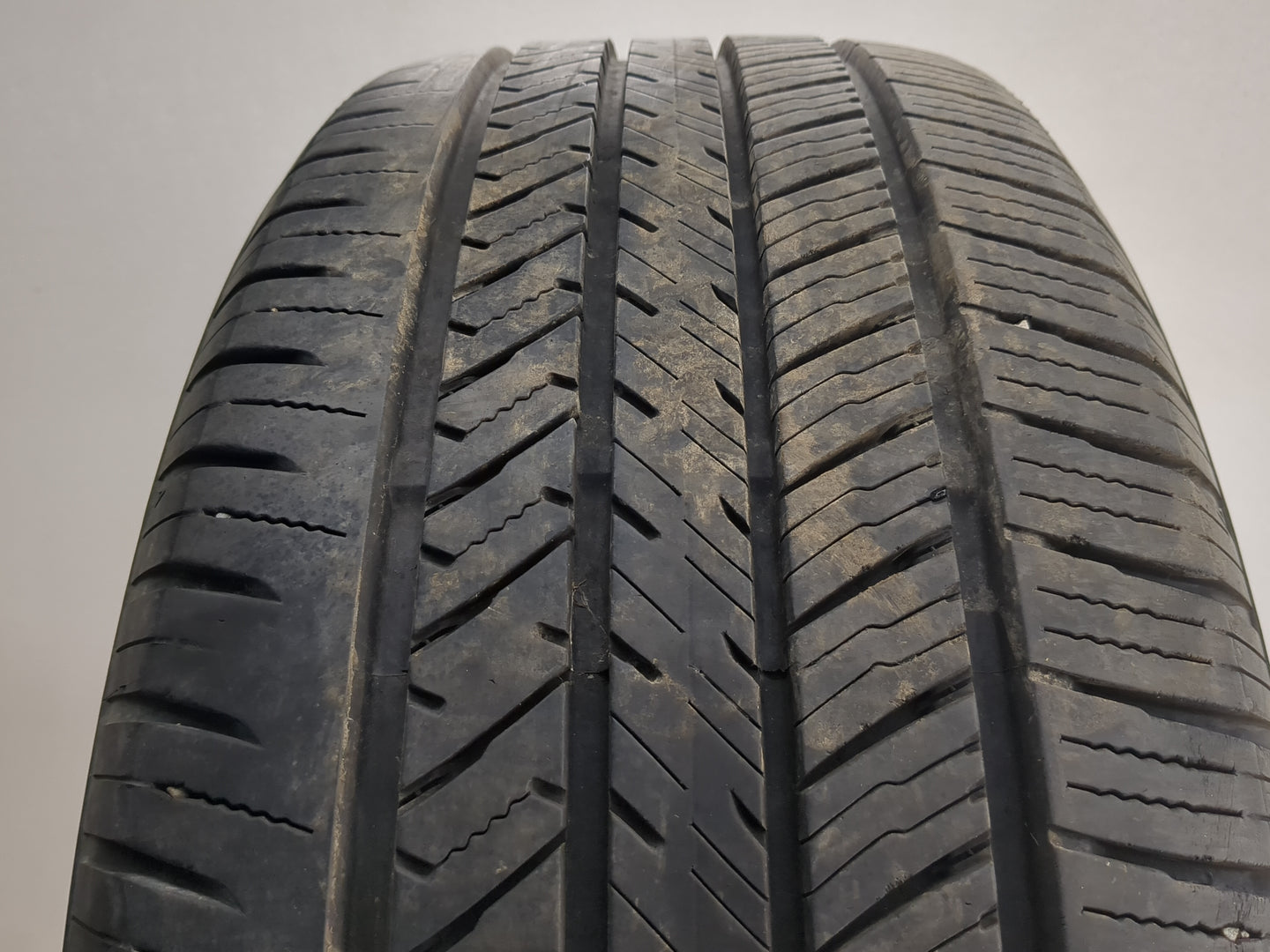 Used Tire 225/50R18 YOKOHAMA YK-GTX ALL SEASON 95V - Tread Depth 8/32 - Oemusedautoparts1.com